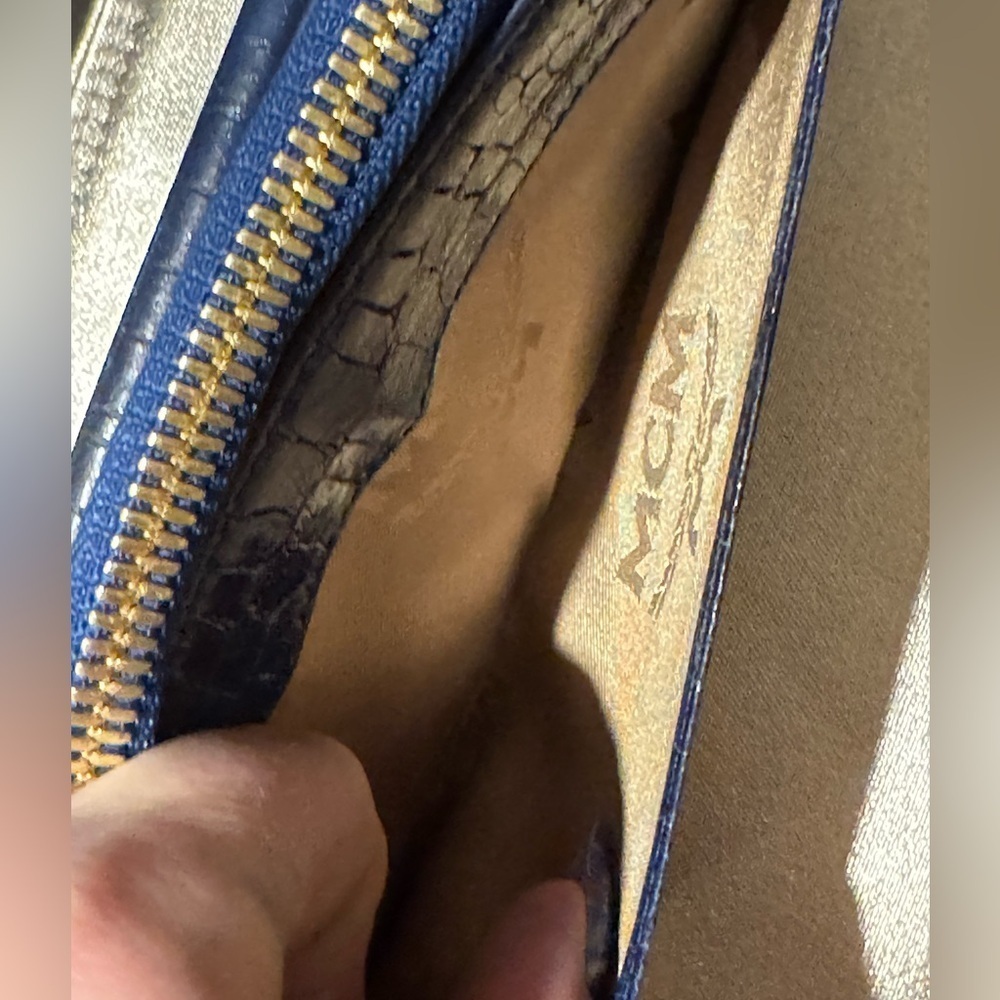 MCM Blue Leather Croco Print Exclusive Korean Edition Wallet on Chain RARE - Picture 14 of 16
